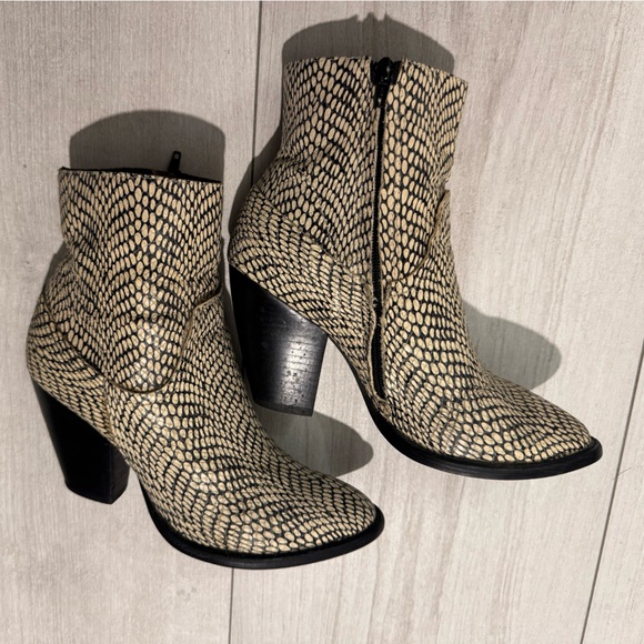 Matisse Black and Cream Patterned Ankle Boots - Picture 1 of 8